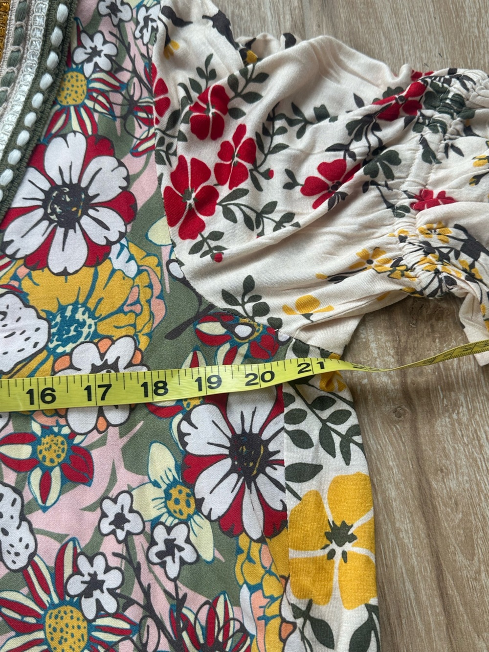 Bl-nk Stephanie Top Anthropologie, colorful floral bpattern V-neck trim blouse - Picture 5 of 5